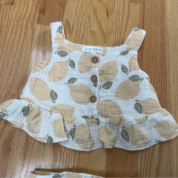 Emily & Oliver boho girl muslin neutral lemon two piece set. Size 6-9 months. - Picture 3 of 8